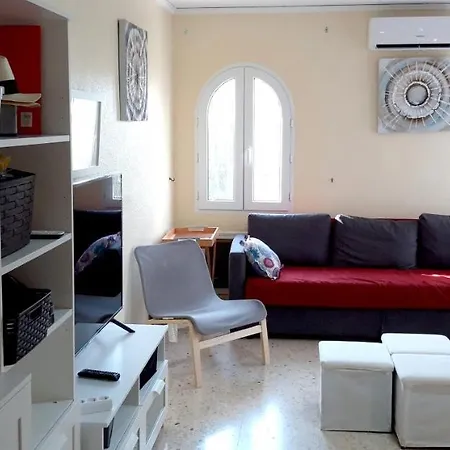 With One Bedroom In With Shared Pool And Furnished Balcony 400 M From The Beach Апартаменты