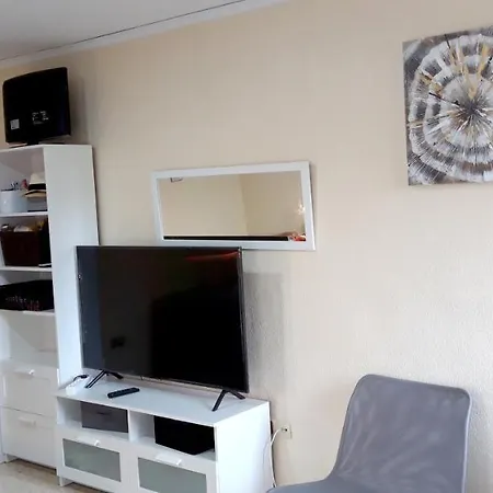 With One Bedroom In With Shared Pool And Furnished Balcony 400 M From The Beach * Дения