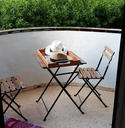 Апартаменты With One Bedroom In With Shared Pool And Furnished Balcony 400 M From The Beach Дения